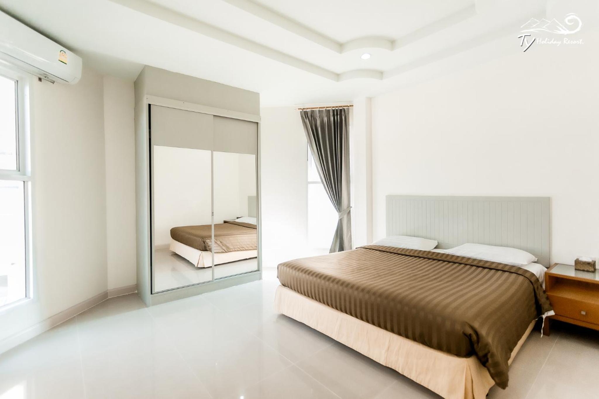 Seven-Bedroom Villa with Private Pool 236