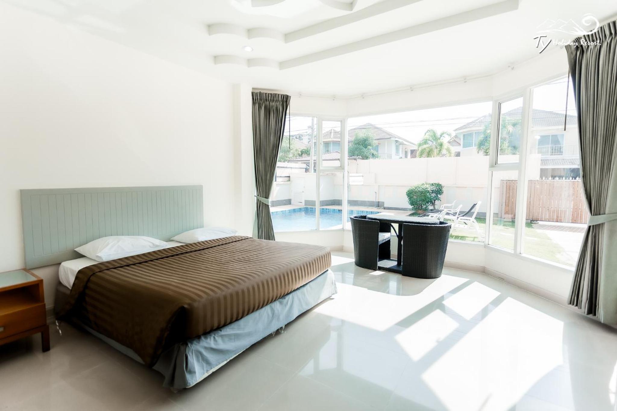 Seven-Bedroom Villa with Private Pool 236