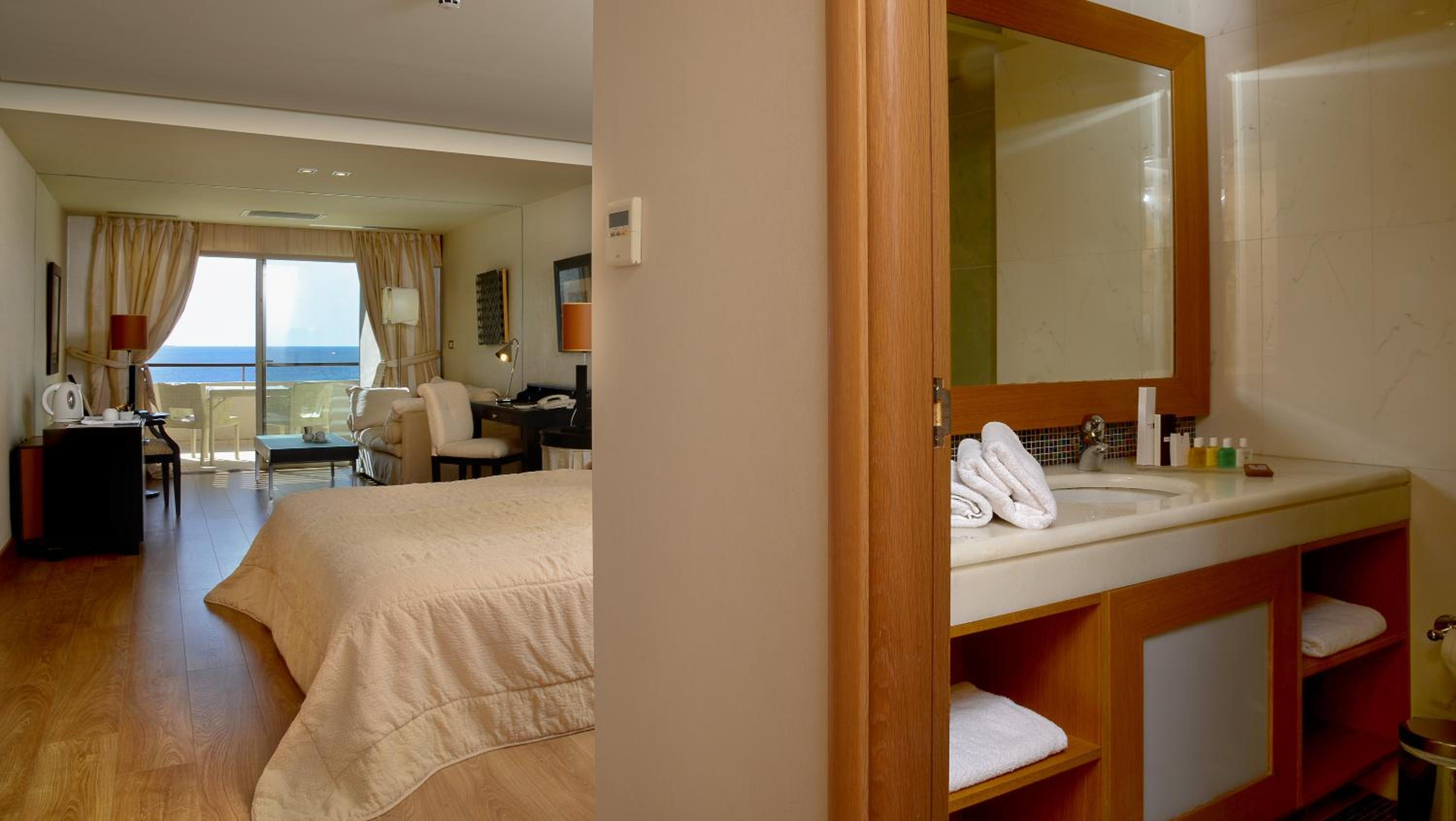 Exclusive Family Room with Sea View