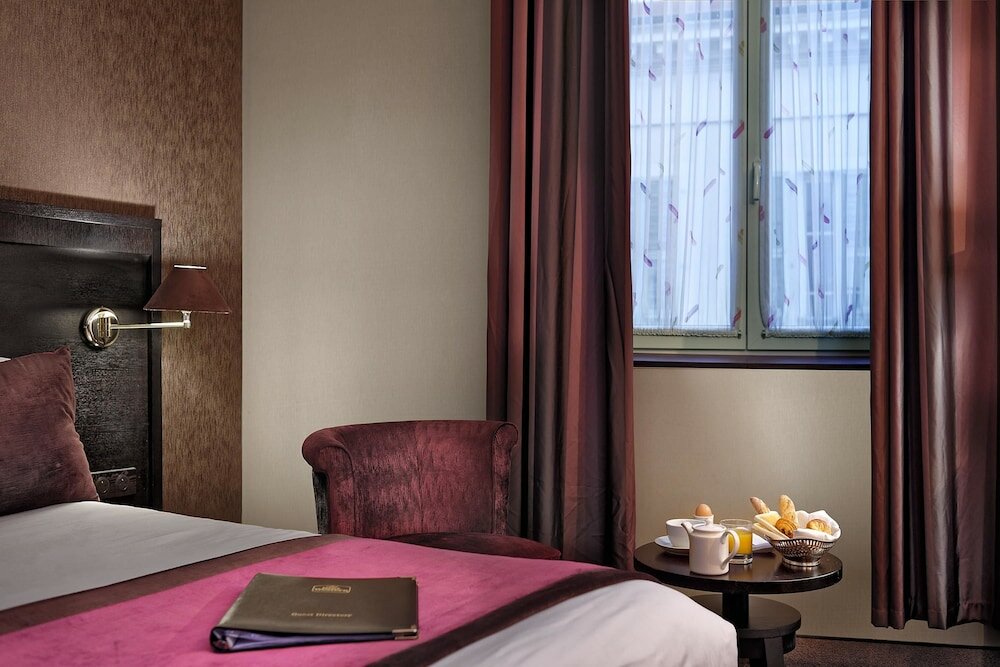 Junior Suite, 1 Queen Bed, Non Smoking, Balcony