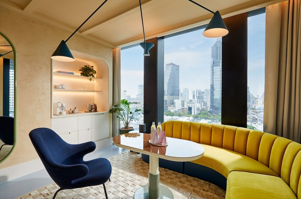 Suite, 1 King Bed, Balcony