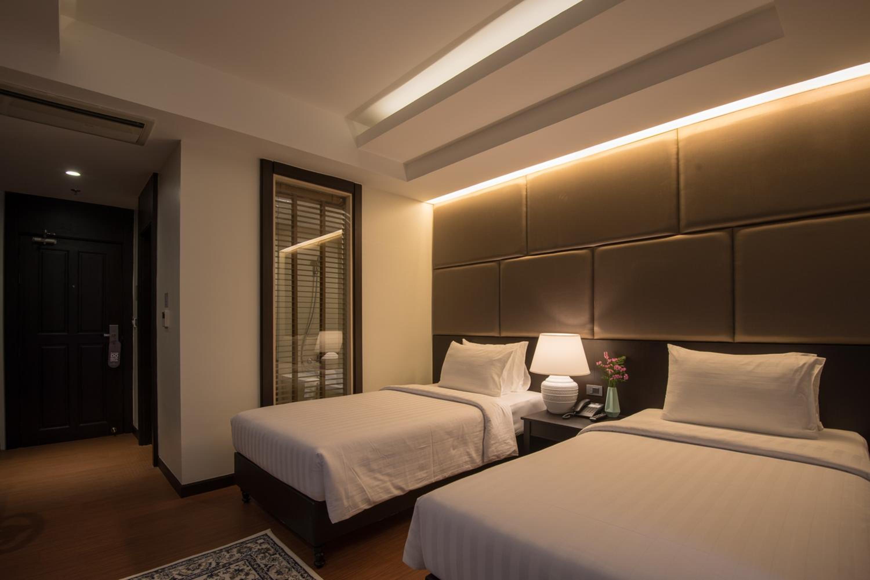 Deluxe Corner Seaview