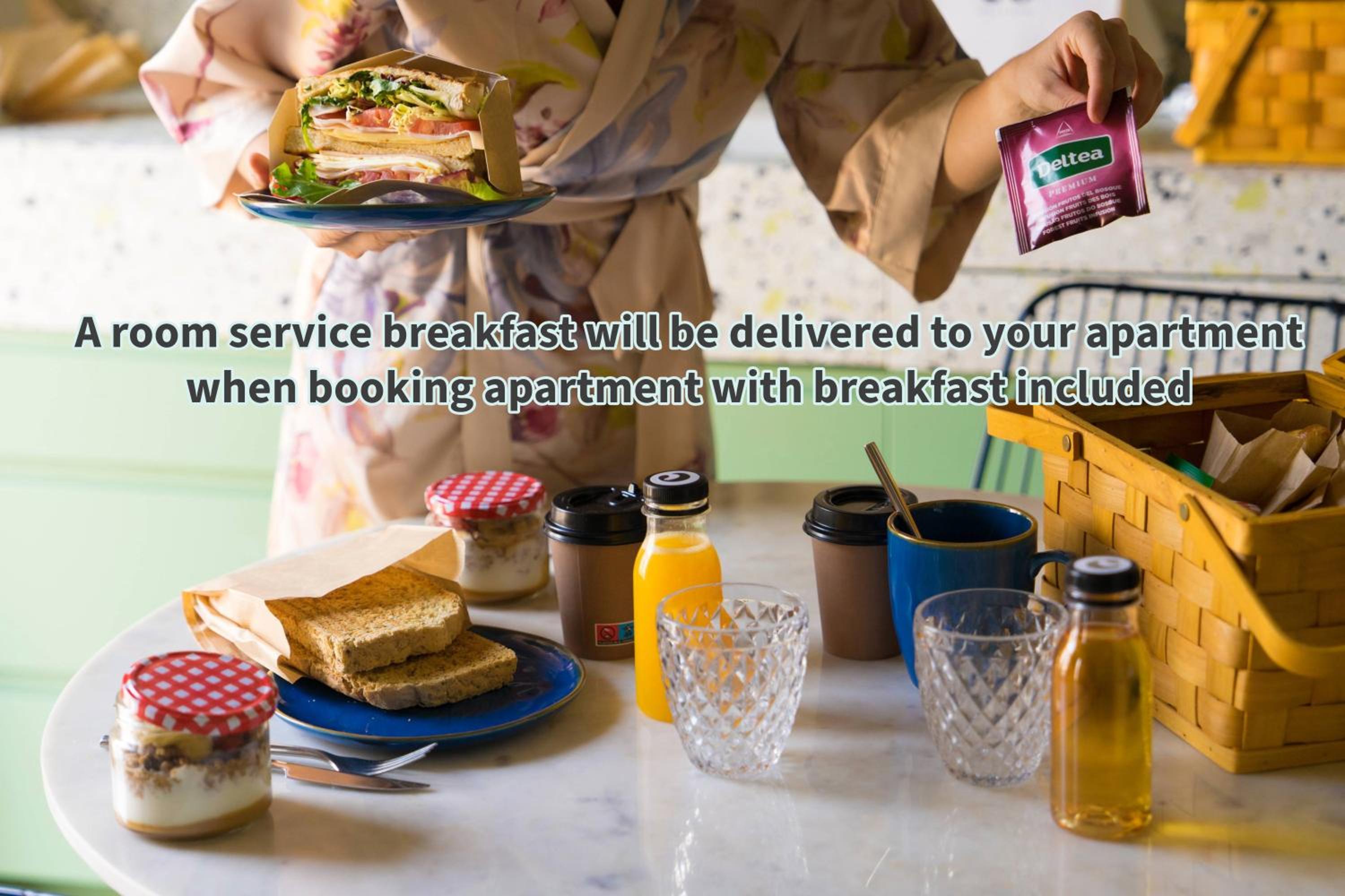 Duplex Suite Alcazaba and Garden View and private rooftop