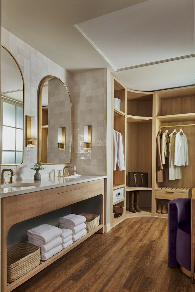 Grand Suite, 1 King Bed, Balcony (Chamber)