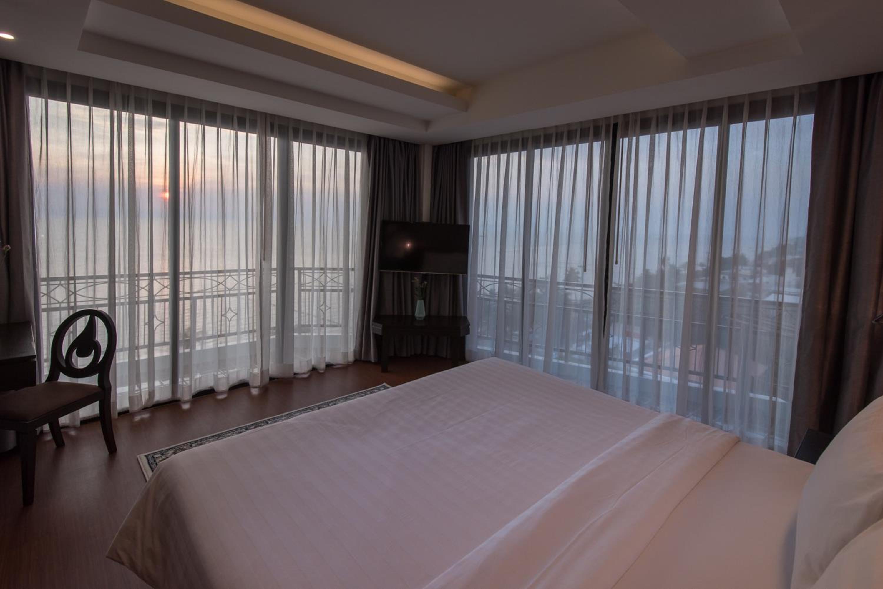 Deluxe Corner Seaview