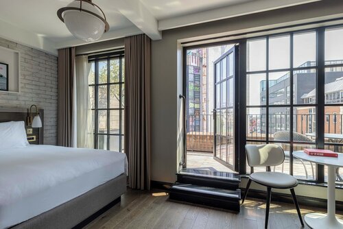 Grand Chamber Queen Terrace в Mondrian London Shoreditch