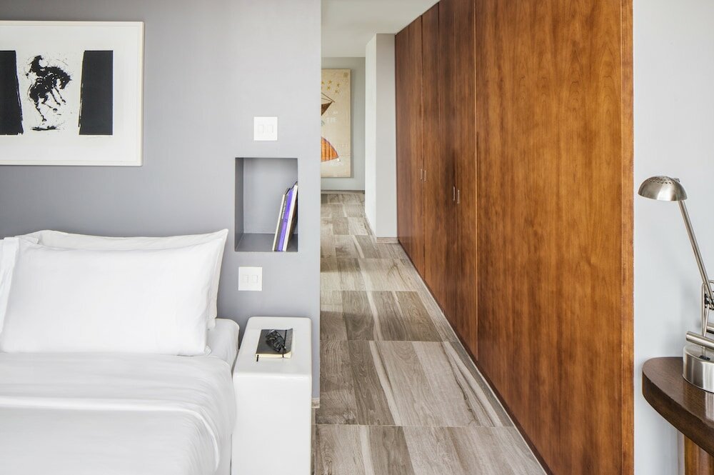 Executive Studio Suite