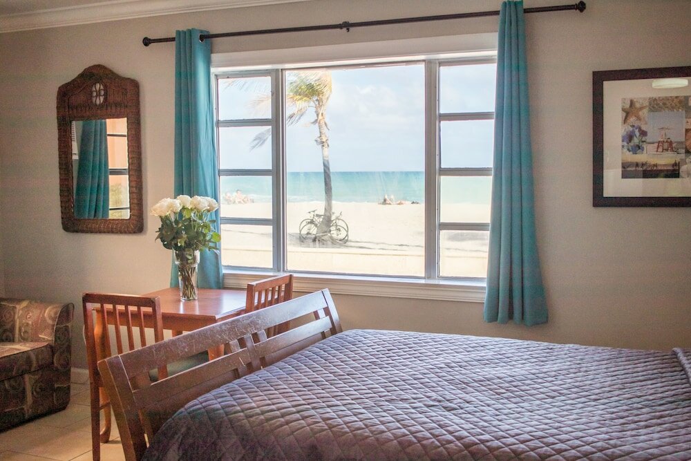Room, 1 Queen Bed with Sofa bed