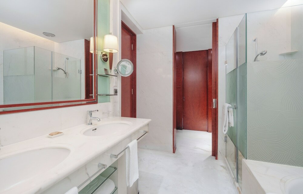Grand Tower Horizon Premier Bund 1 King