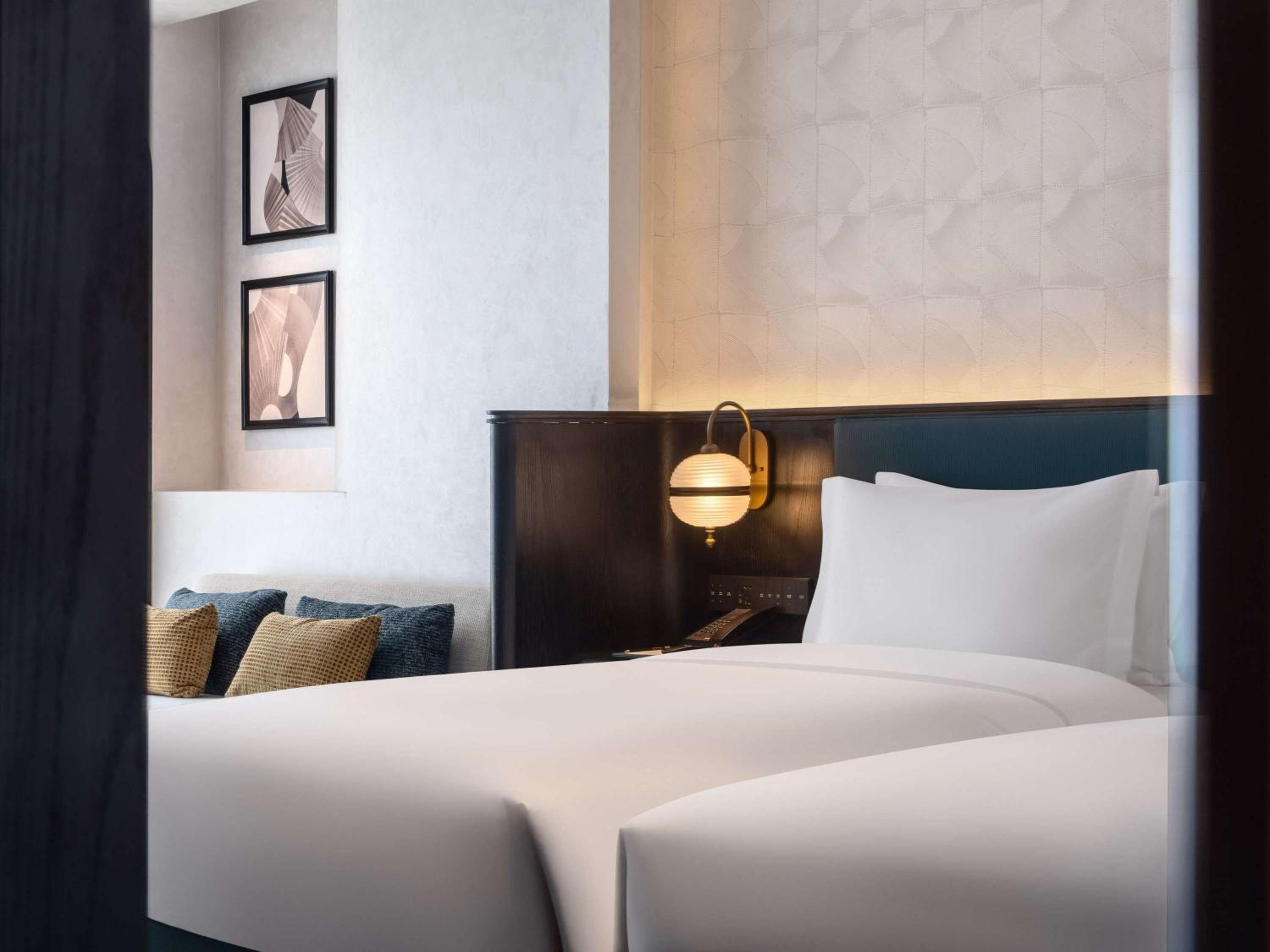 Luxury Club Room, Club Millesime Access, 2 Single Size Beds, City View