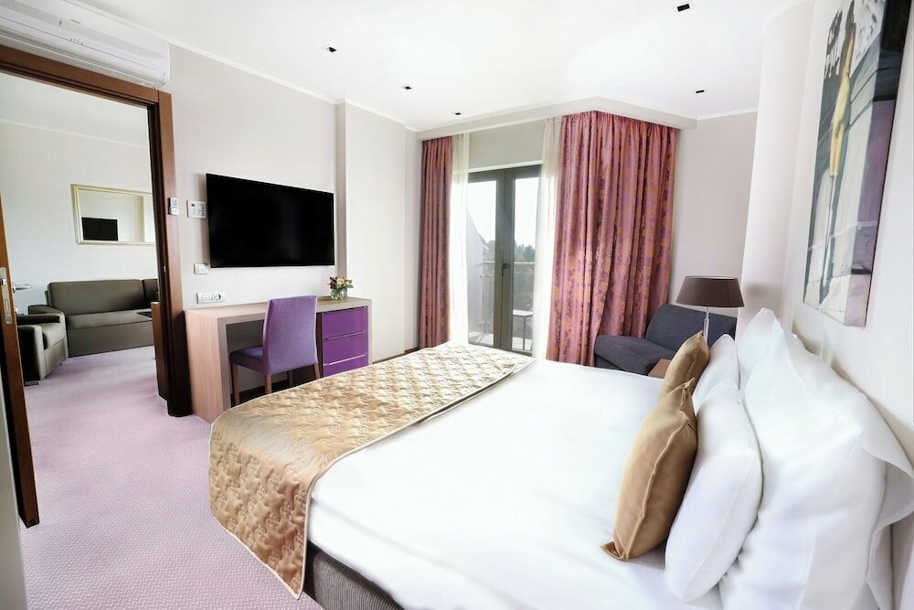Suite, Hot Tub