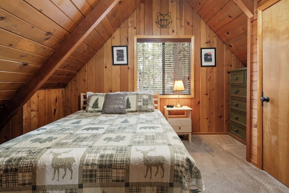 Superior Room, 2 Twin Beds, Non Smoking, Partial Ocean View