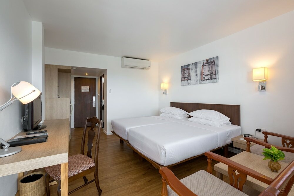 Superior Room, 2 Twin Beds, Non Smoking, Partial Ocean View