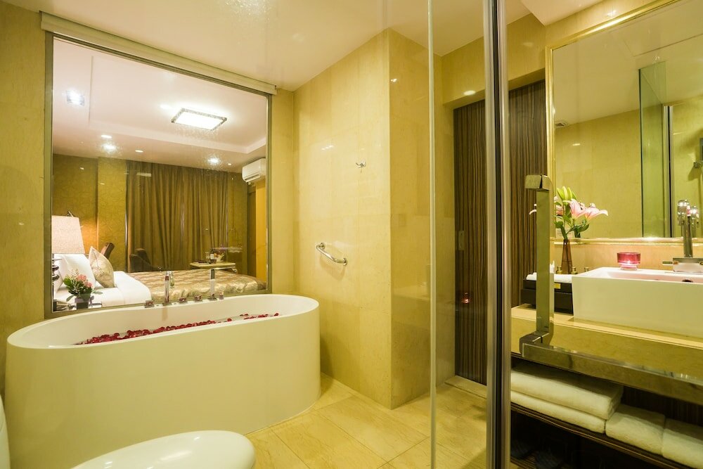 Executive Room, 1 King Bed, Non Smoking, City View