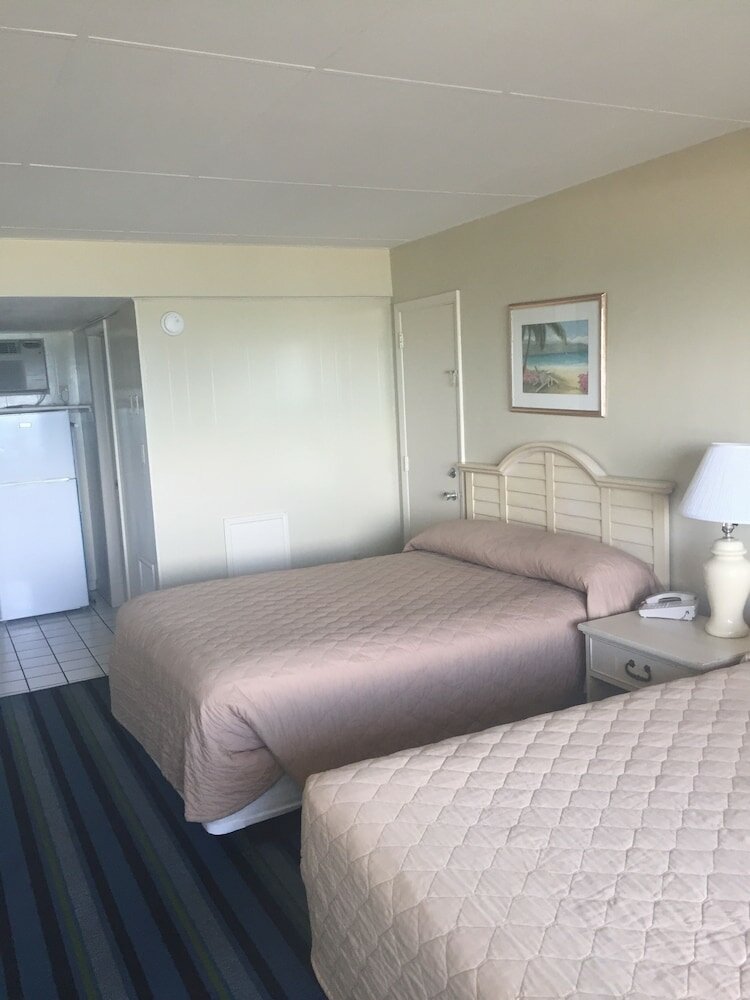 Basic Room, 2 Queen Beds, Ocean View (3 story walk up)