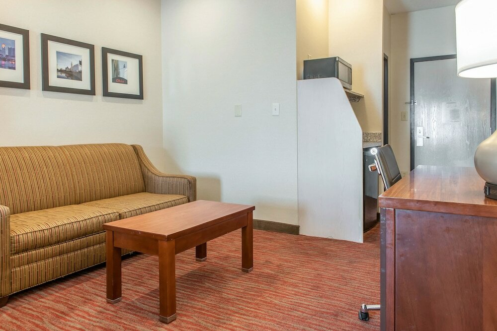 Suite, 1 King Bed, Non Smoking