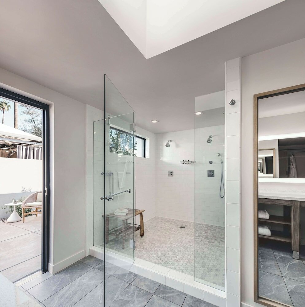 Room, 1 King Bed, Accessible (Saarinen with Shower)