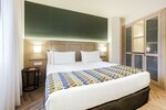Family Room, 2 Bedrooms, 2 Bathrooms в Eurostars Puerta Real Hotel