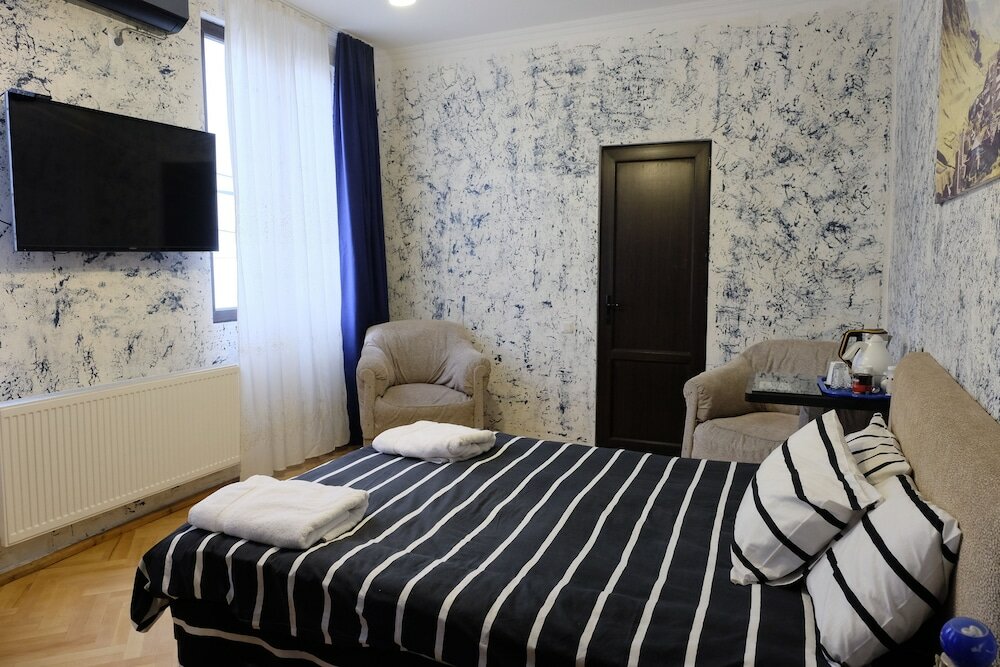 Superior Double Room, 1 Queen Bed, Non Smoking, City View