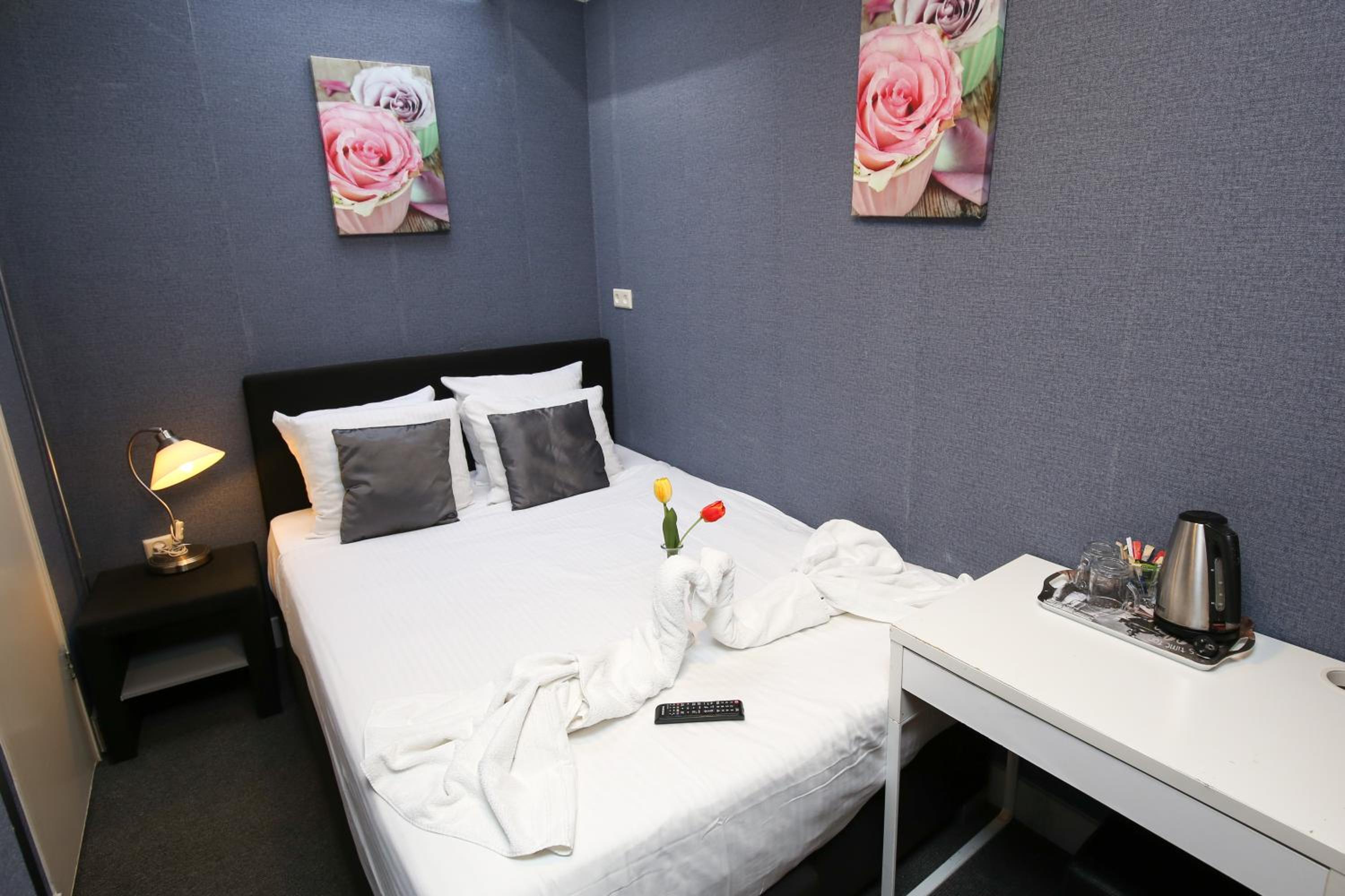 Twin Room with Private Bathroom