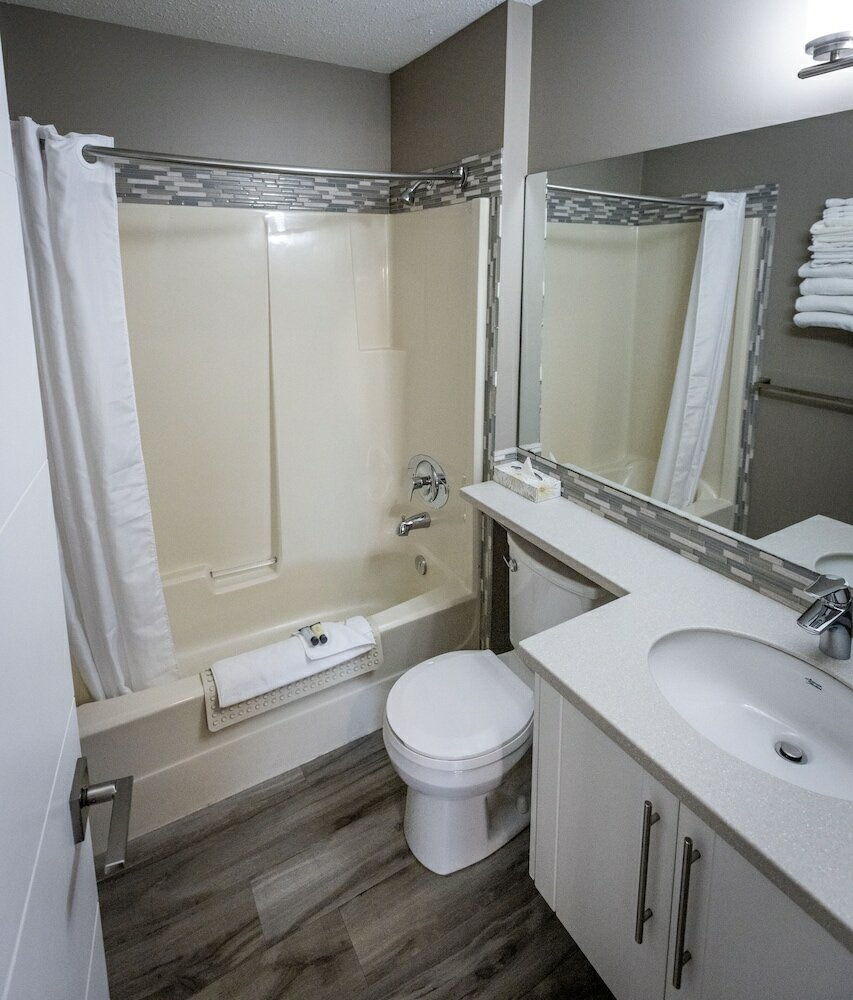 Deluxe Suite, 2 Queen Beds, Kitchen