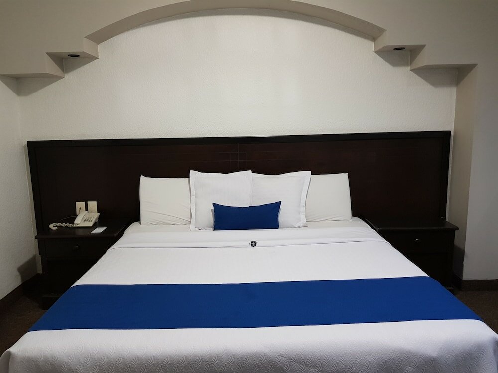 Deluxe Room, 1 King Bed