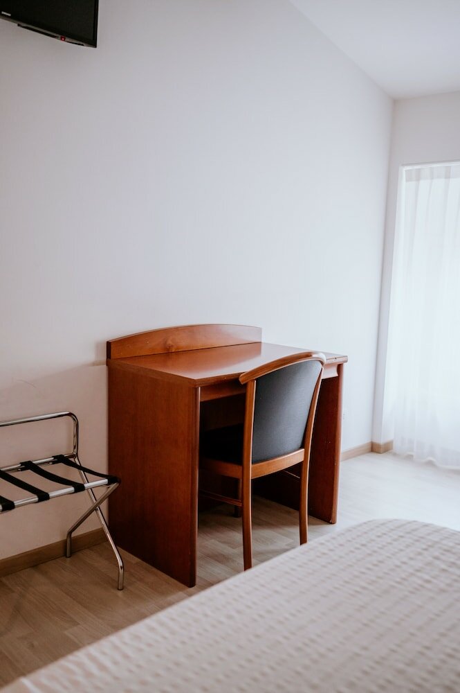 Comfort Triple Room, City View