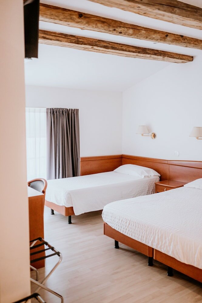 Comfort Triple Room, City View
