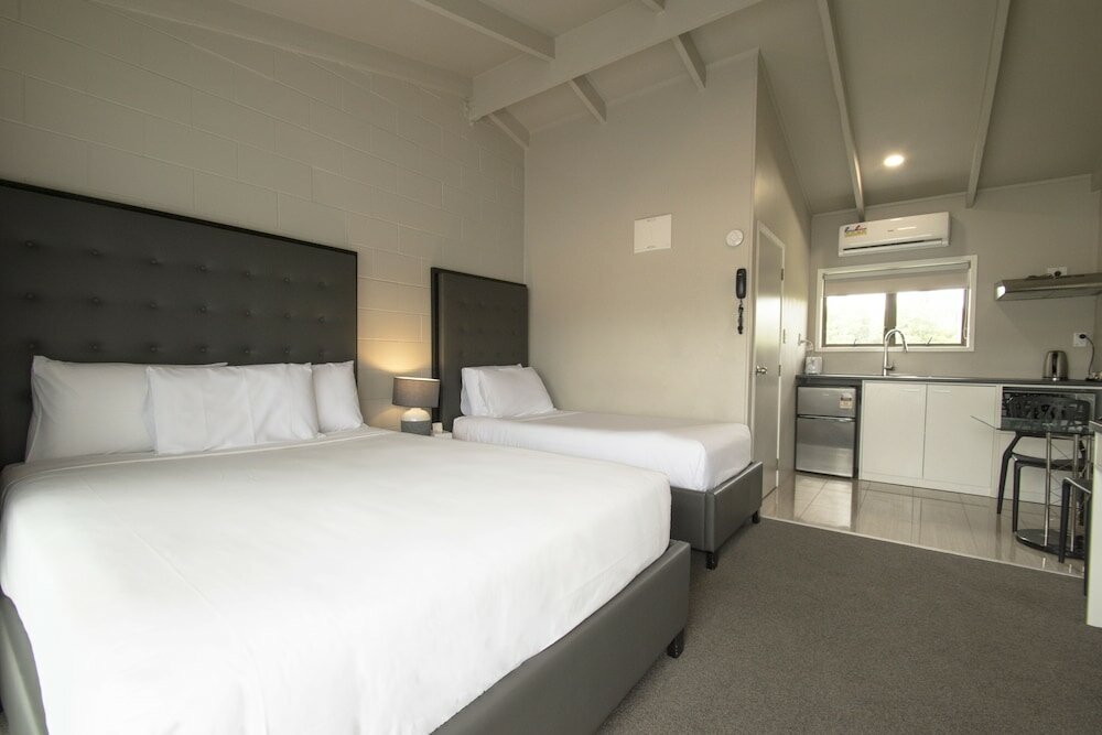 Studio, Multiple Beds
