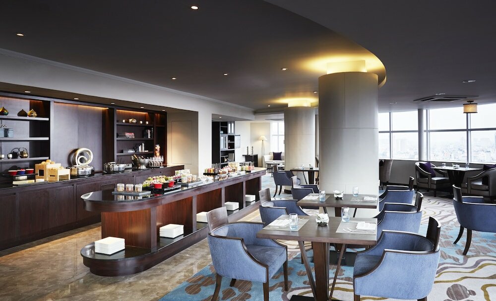 Suite, Balcony (The Level 3AD)