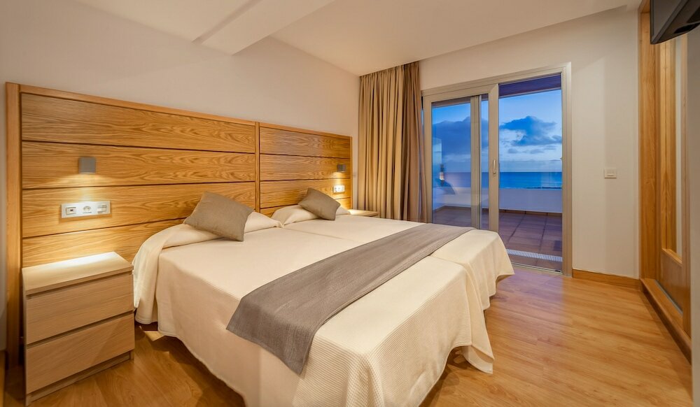 Family Suite, 2 Bedrooms, Sea View, Beachfront