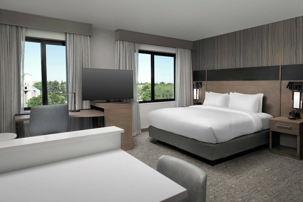 Studio, 1 King Bed with Sofa bed