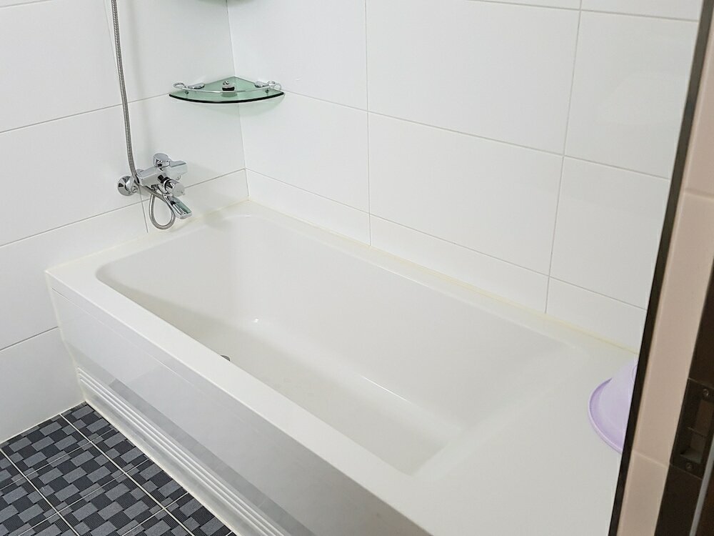 Standard Twin Room, 2 Twin Beds (Children under 5 not allowed)