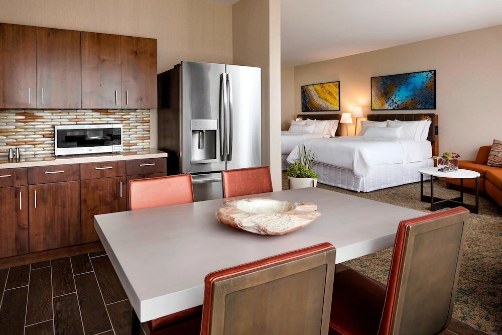 Junior Suite, Multiple Beds
