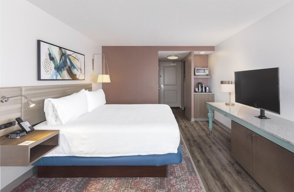 Standard Room, 1 King Bed, Accessible (Accessible Bathtub)
