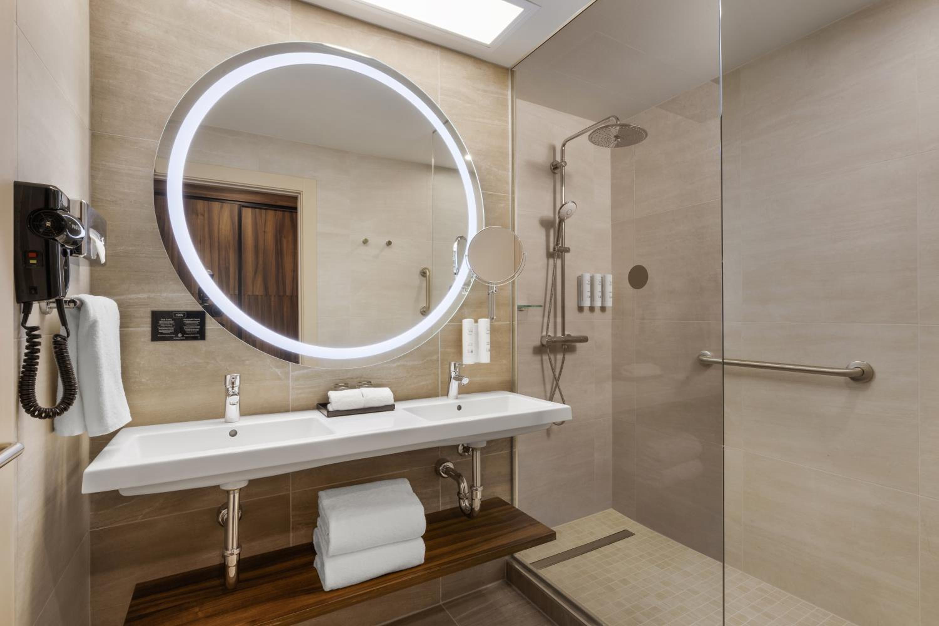Deluxe Double Room with Two Double Beds