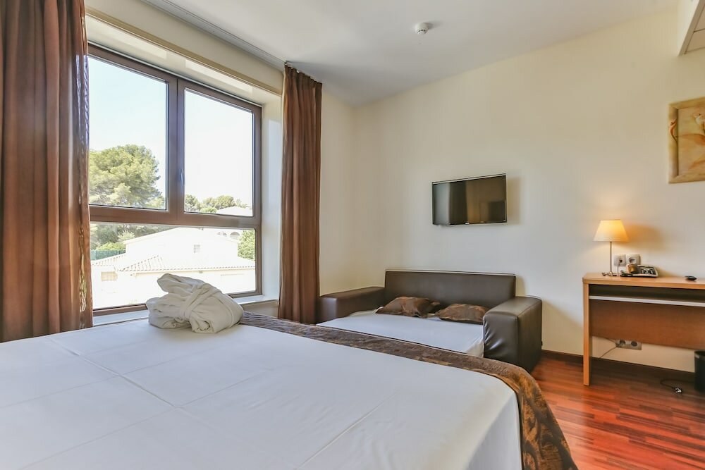 Family Room, 2 Bedrooms, Connecting Rooms