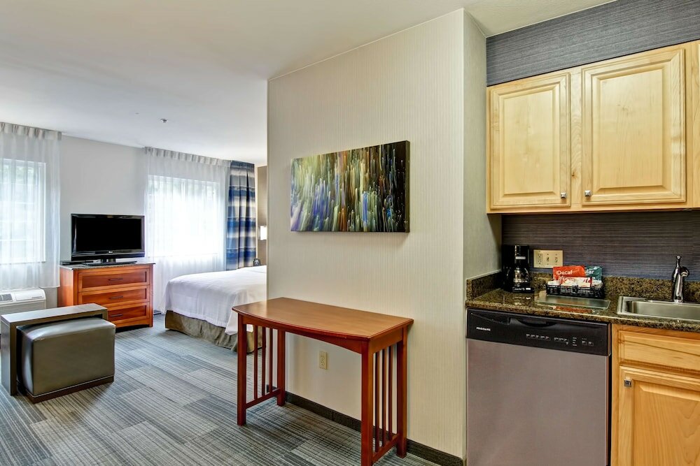 Studio, 1 Queen Bed with Sofa bed, Accessible, Bathtub (Mobility)