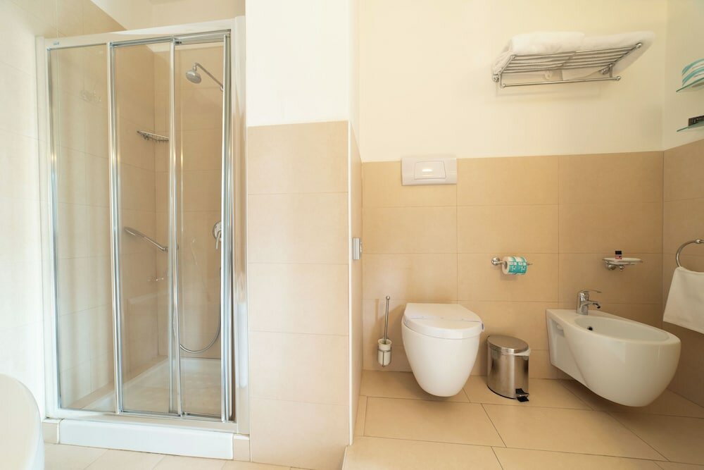 Junior Studio Suite, Jetted Tub, Garden View