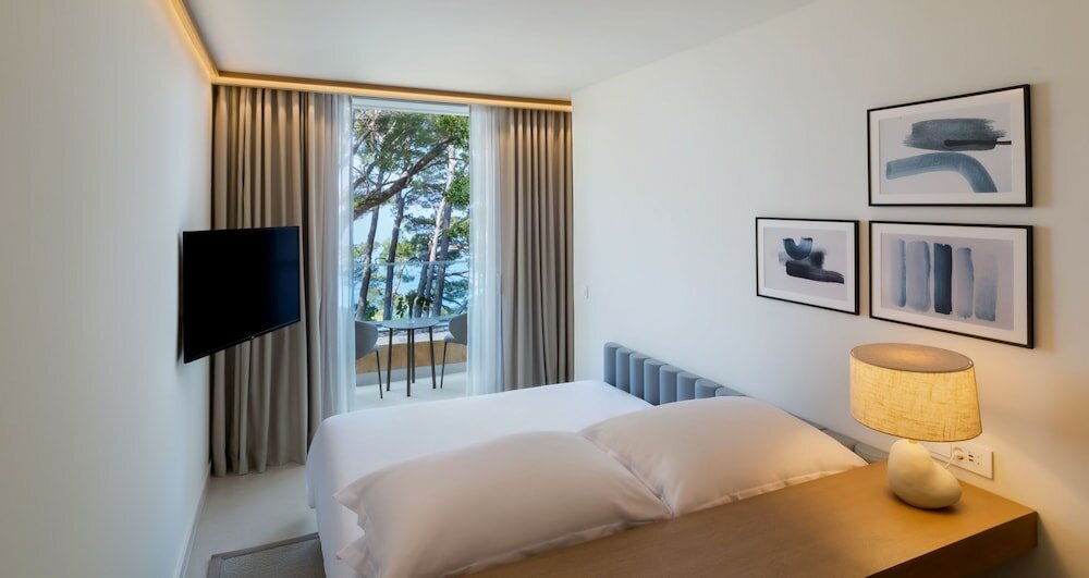Classic Double Room, Balcony, Partial Sea View