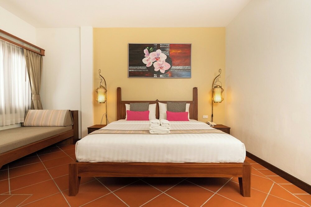 Deluxe Room, Pool View