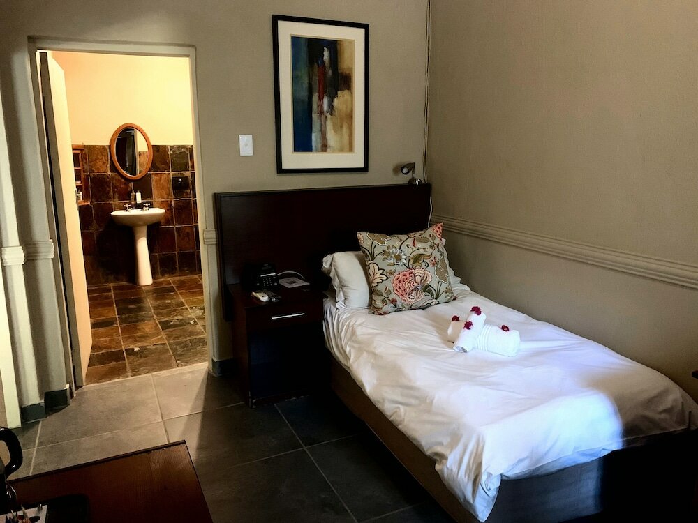 Family Room, 2 Bedrooms