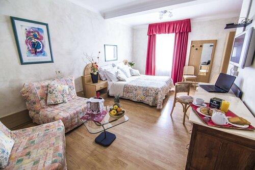 Улучшенный двухместный номер с 1 двуспальной кроватью в Hotel Centro