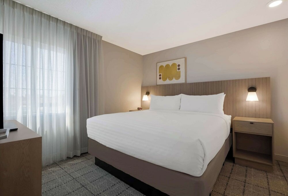 Deluxe Room, 1 King Bed (Studio)