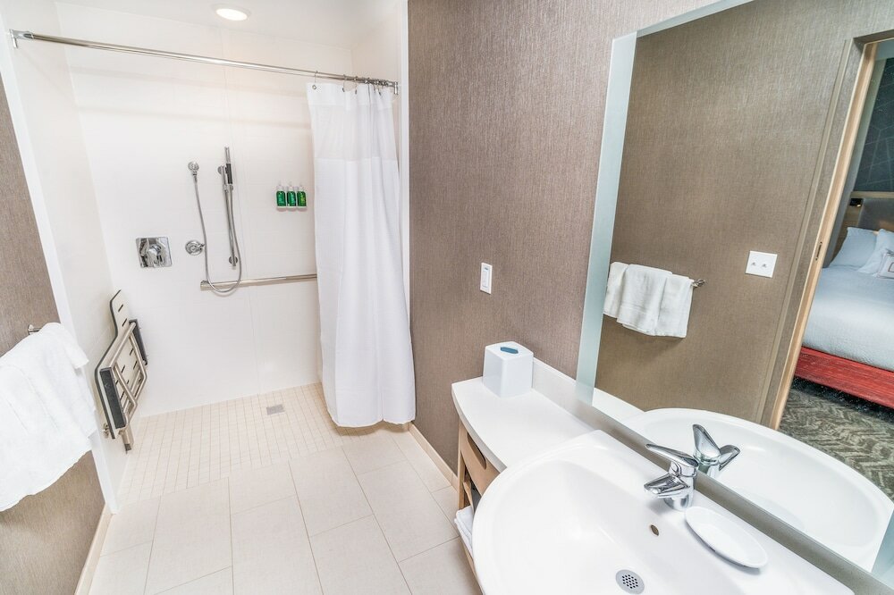 Suite, Multiple Beds (Mobility Accessible, Roll-in Shower)