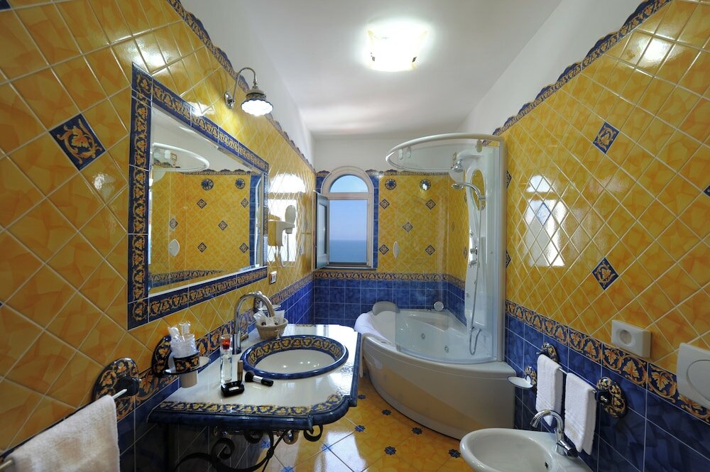 Deluxe Double or Twin Room, Sea View