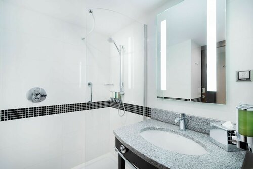 Номер с 2 односпальными кроватями в Hampton by Hilton Krakow