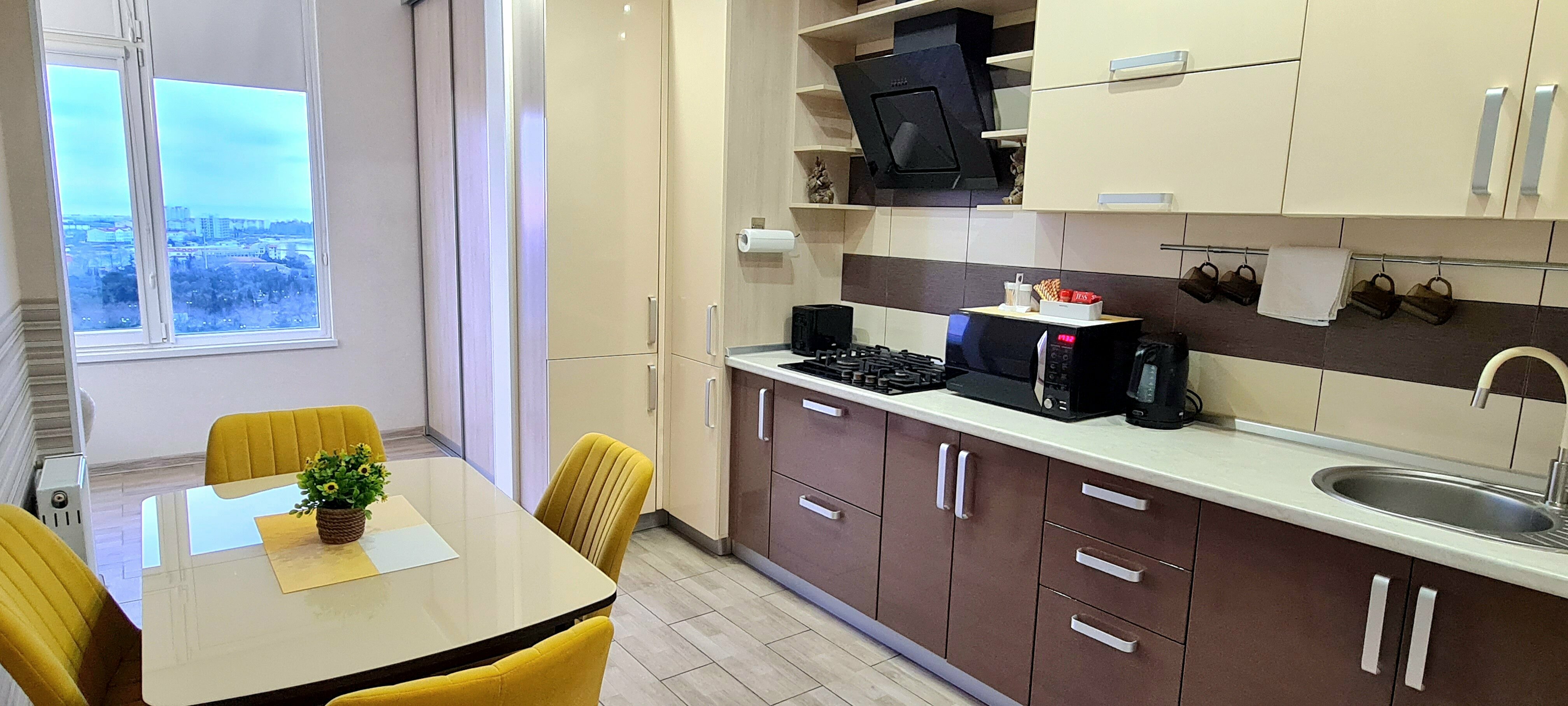 Апартаменты  с кухней с балконом с видом на море и Парк Победы