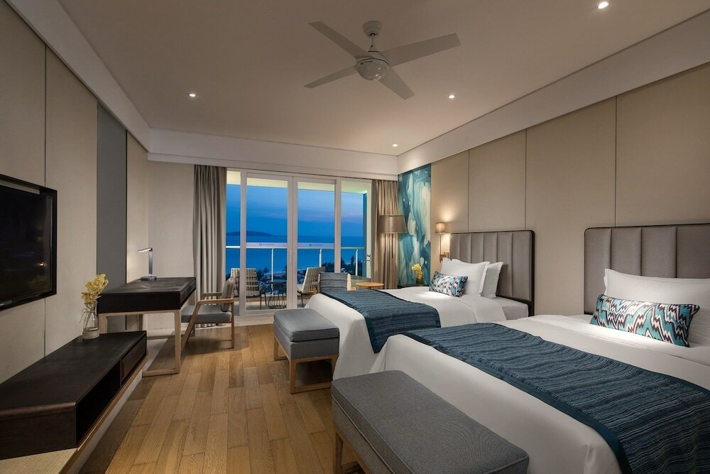 Superior Ocean View Twin Room