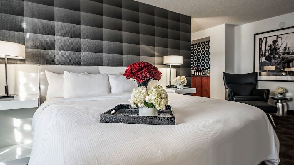 Suite, 1 King Bed